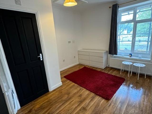 Studio To Rent