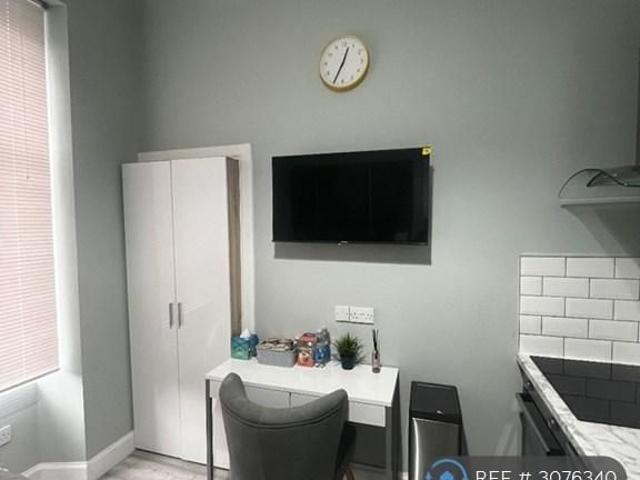 Studio to rent