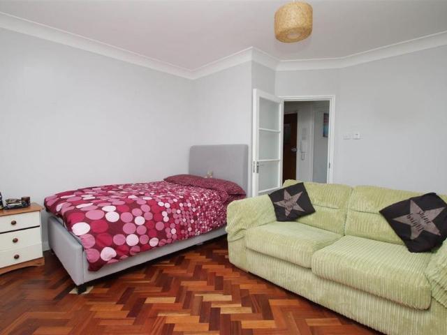 Studio to rent