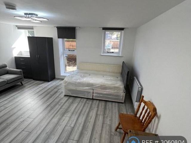 Studio to rent