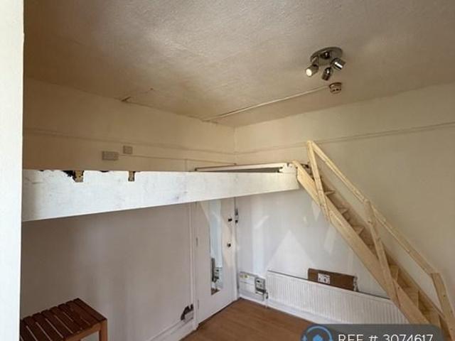 Studio to rent