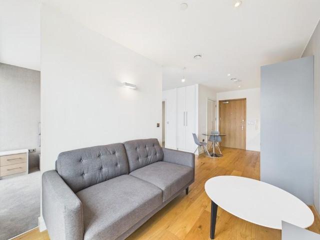 Studio to rent