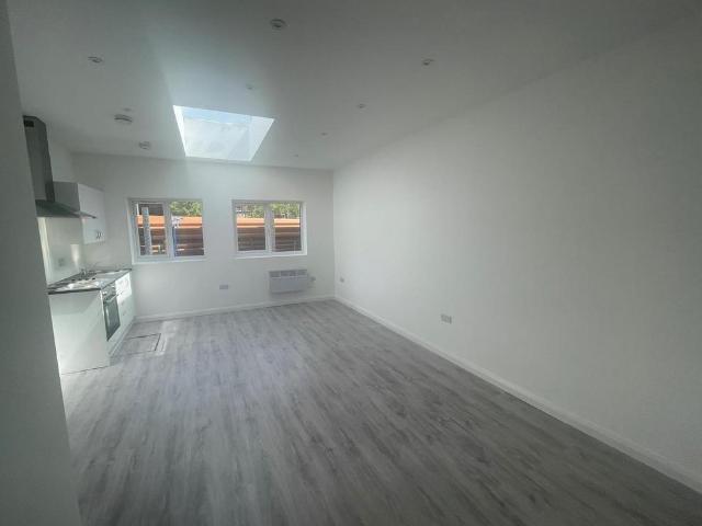 Studio to rent