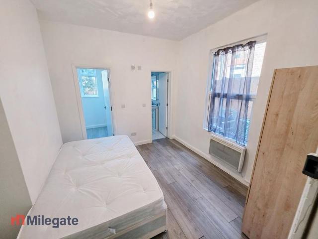 Studio to rent