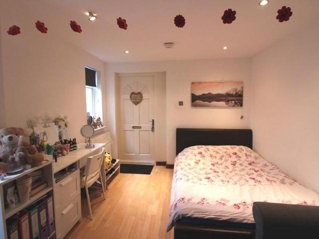 Studio to rent