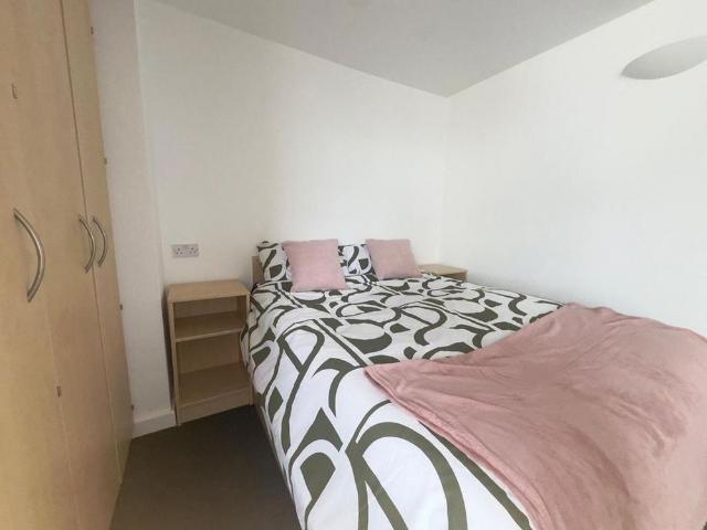 Studio to rent