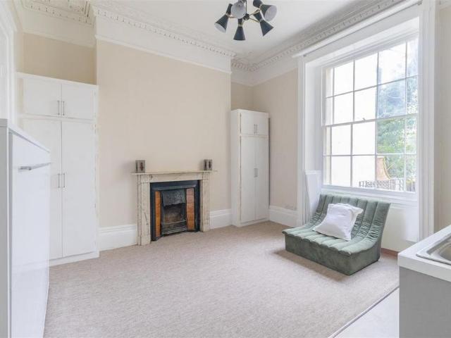 Studio to rent