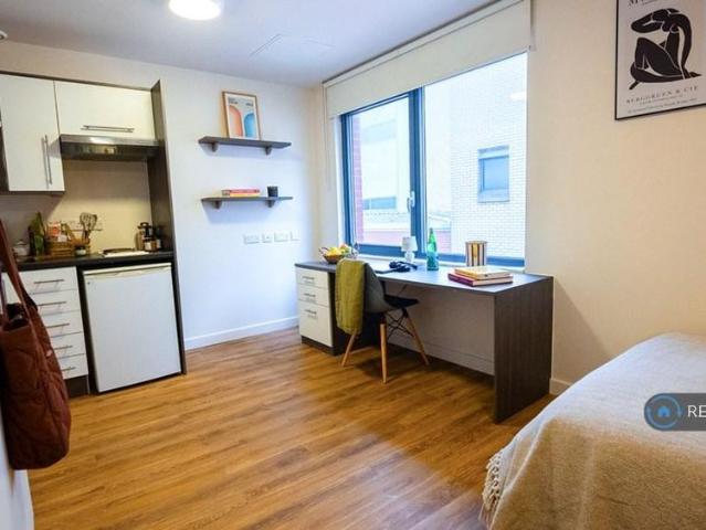 Studio to rent