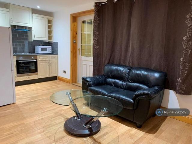 Studio to rent