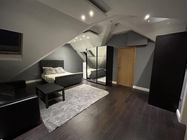 Studio to rent