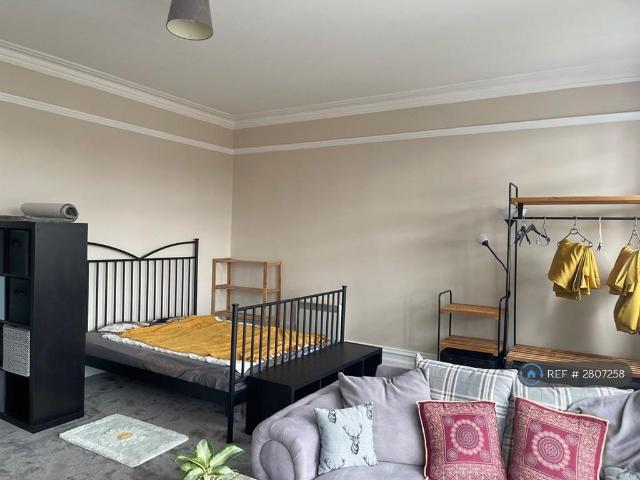Studio to rent