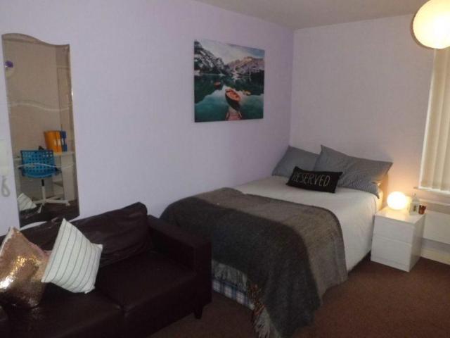 Studio to rent