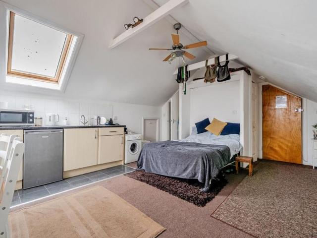 Studio to rent