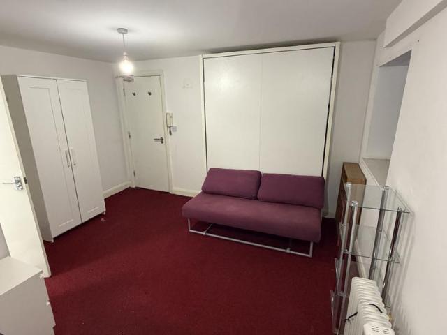 Studio to rent