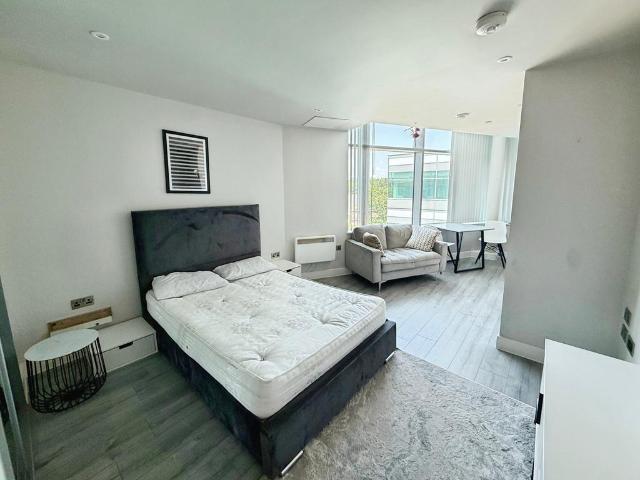 Studio to rent
