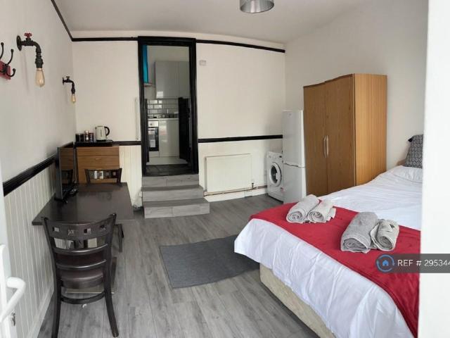 Studio to rent