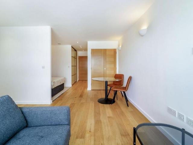 Studio to rent