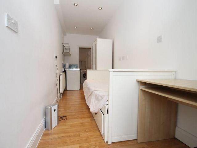 Studio to rent