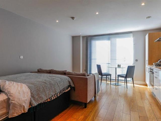 Studio to rent