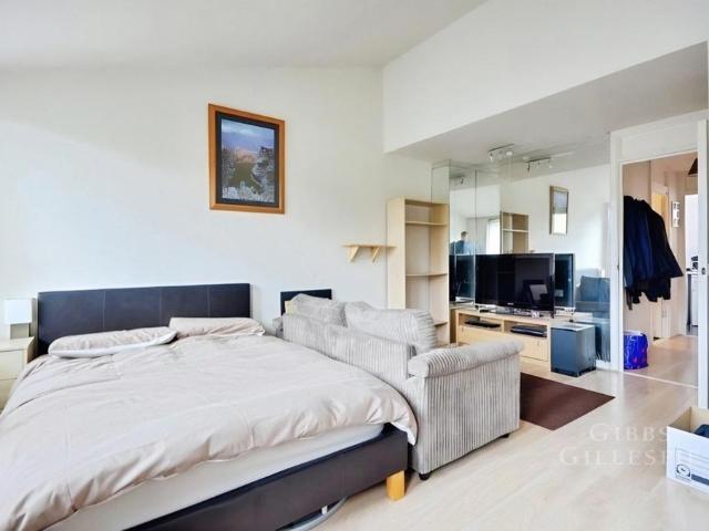 Studio to rent