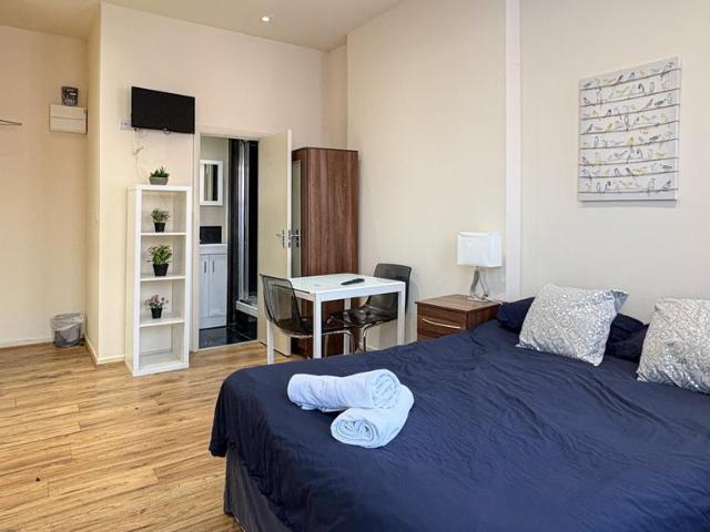 Studio to rent