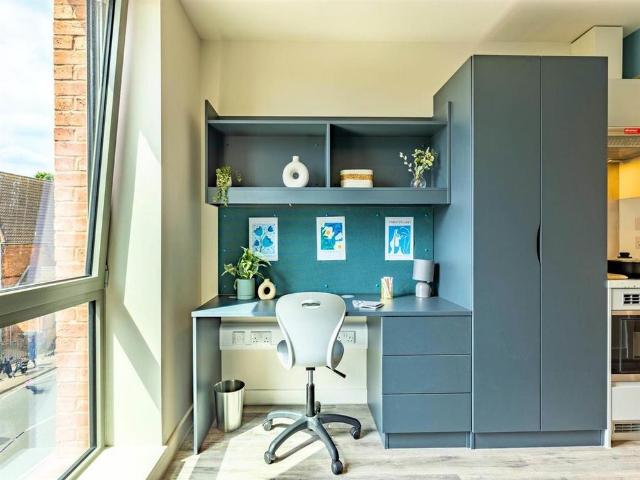Studio to rent