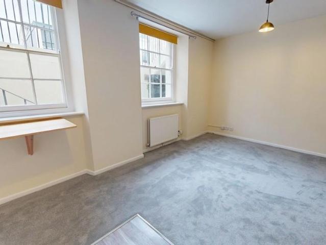 Studio to rent