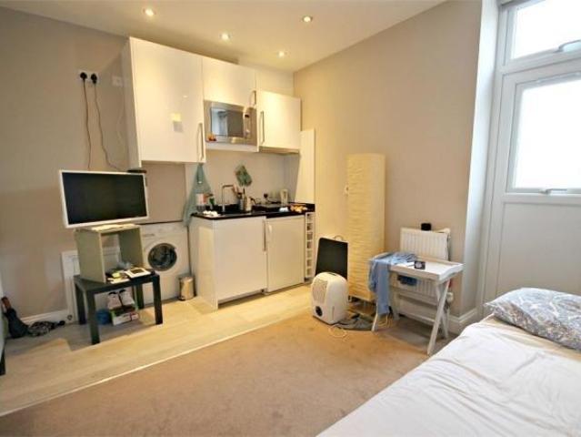 Studio to rent