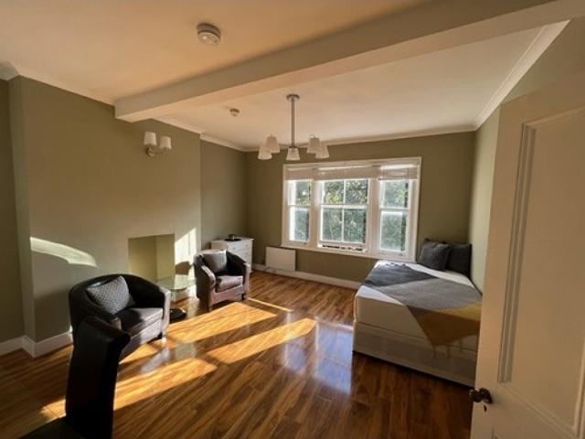 Studio To Rent