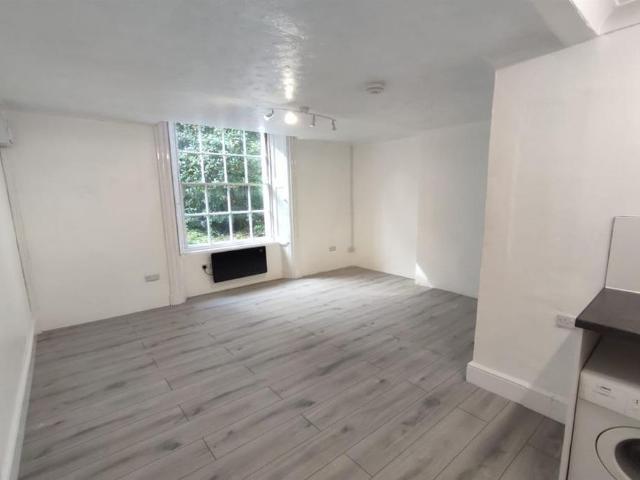 Studio to rent