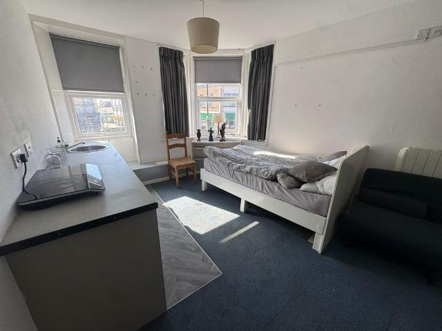 Studio to rent