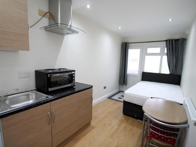 Studio to rent