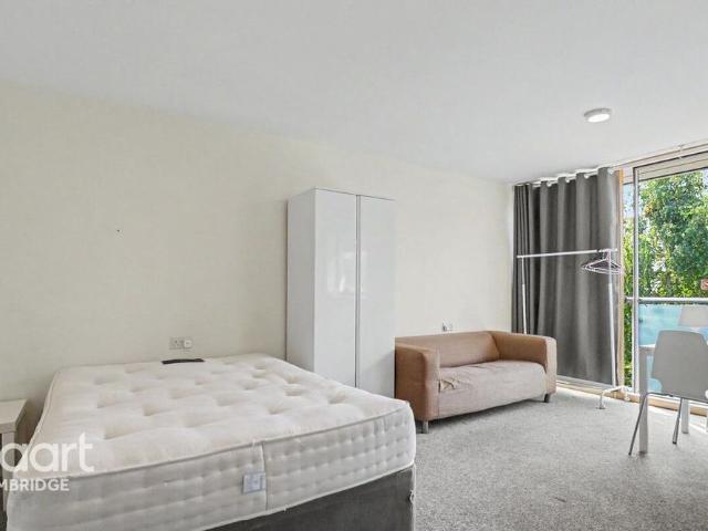 Studio to rent