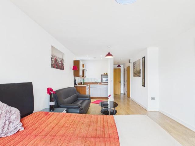 Studio to rent