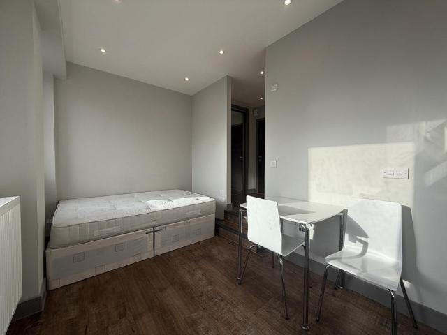 Studio to rent