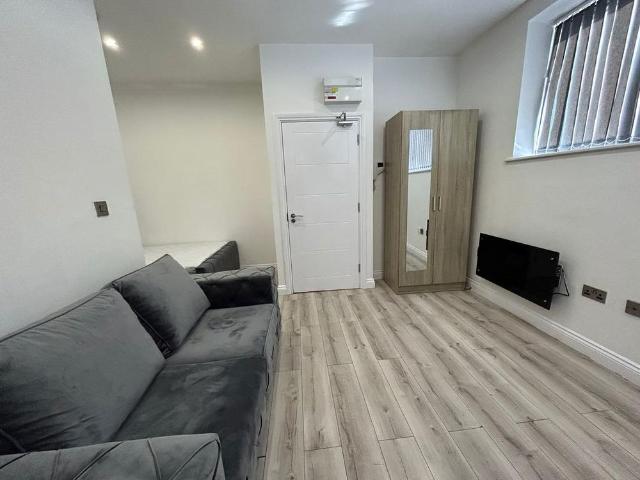 Studio to rent
