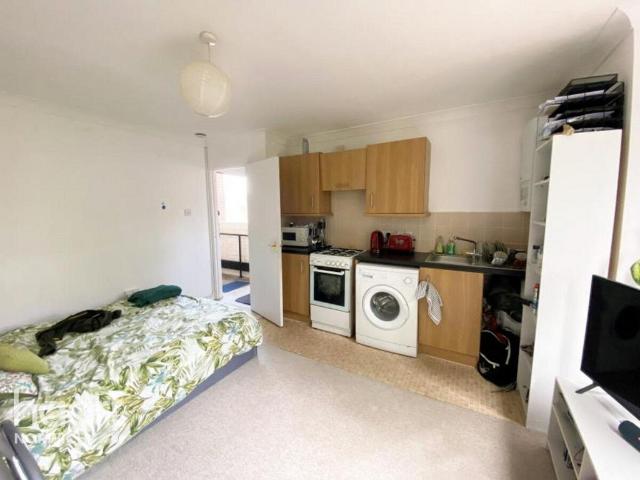 Studio to rent