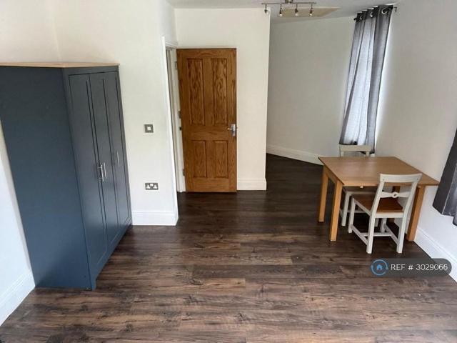 Studio to rent