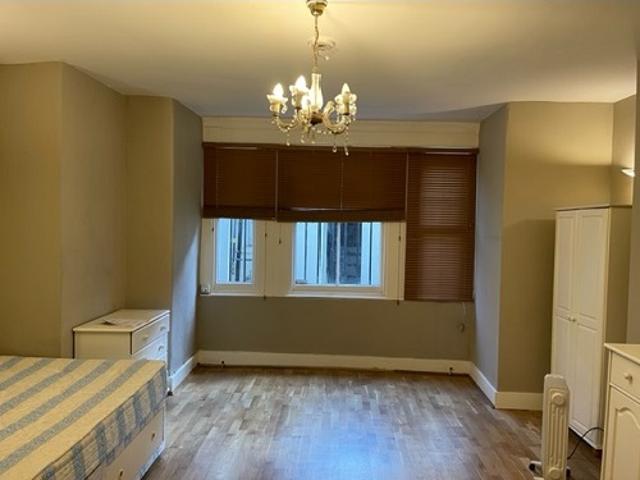 Studio To Rent
