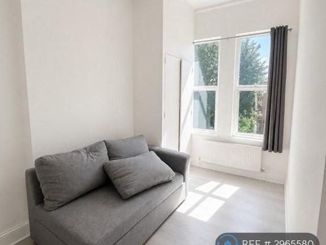 Studio to rent