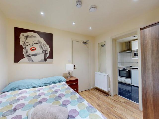 Studio to rent