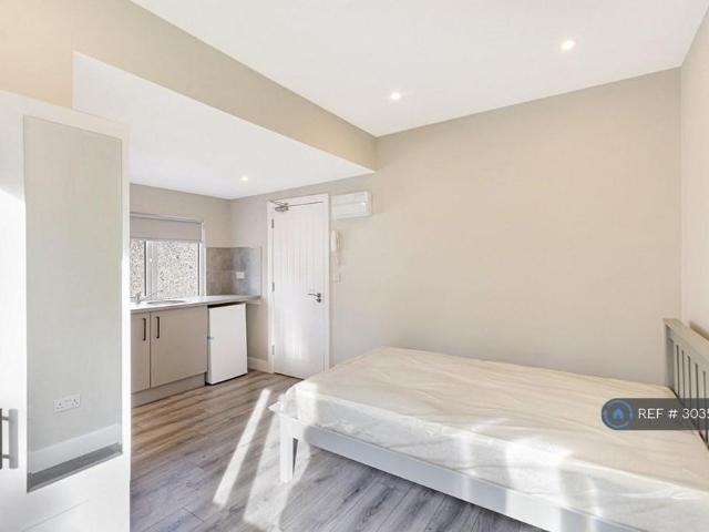Studio to rent