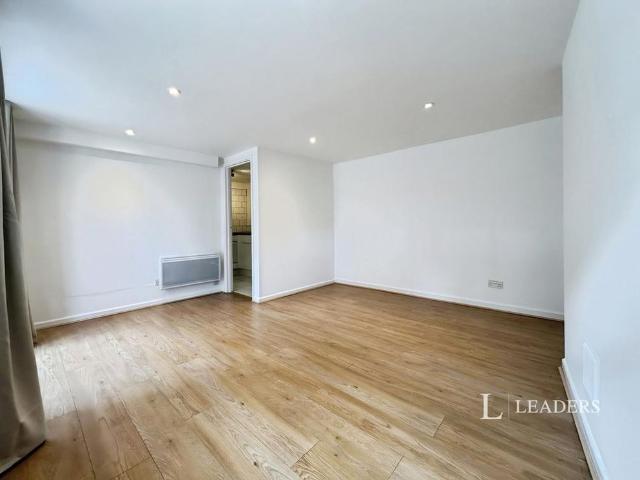 Studio to rent