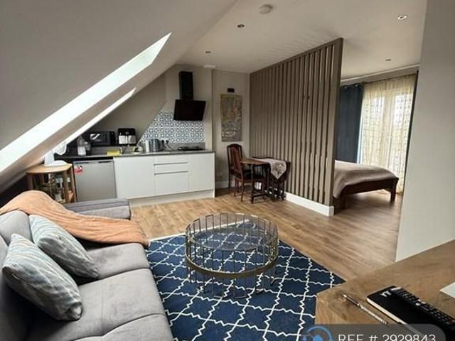Studio to rent