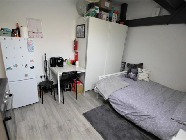 Studio to rent
