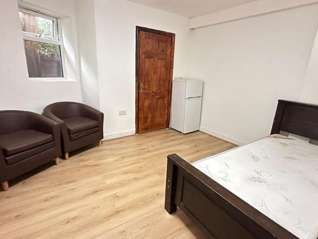 Studio to rent