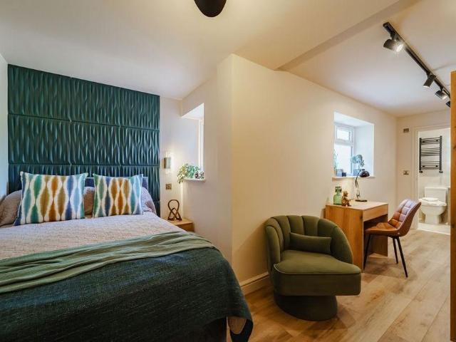 Studio to rent