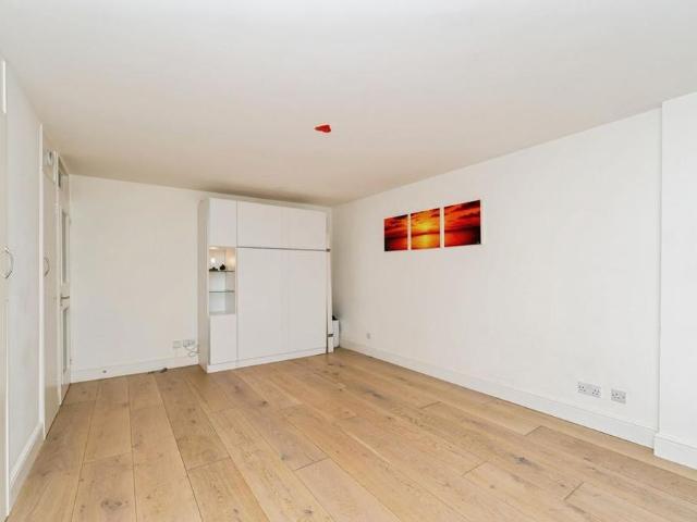 Studio to rent