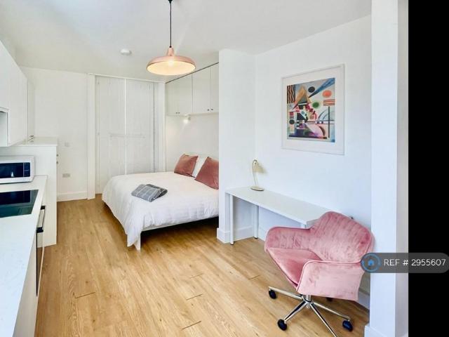 Studio to rent
