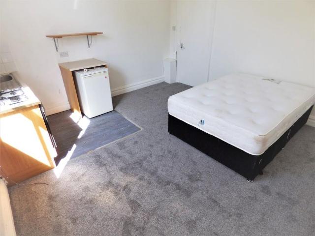 Studio to rent